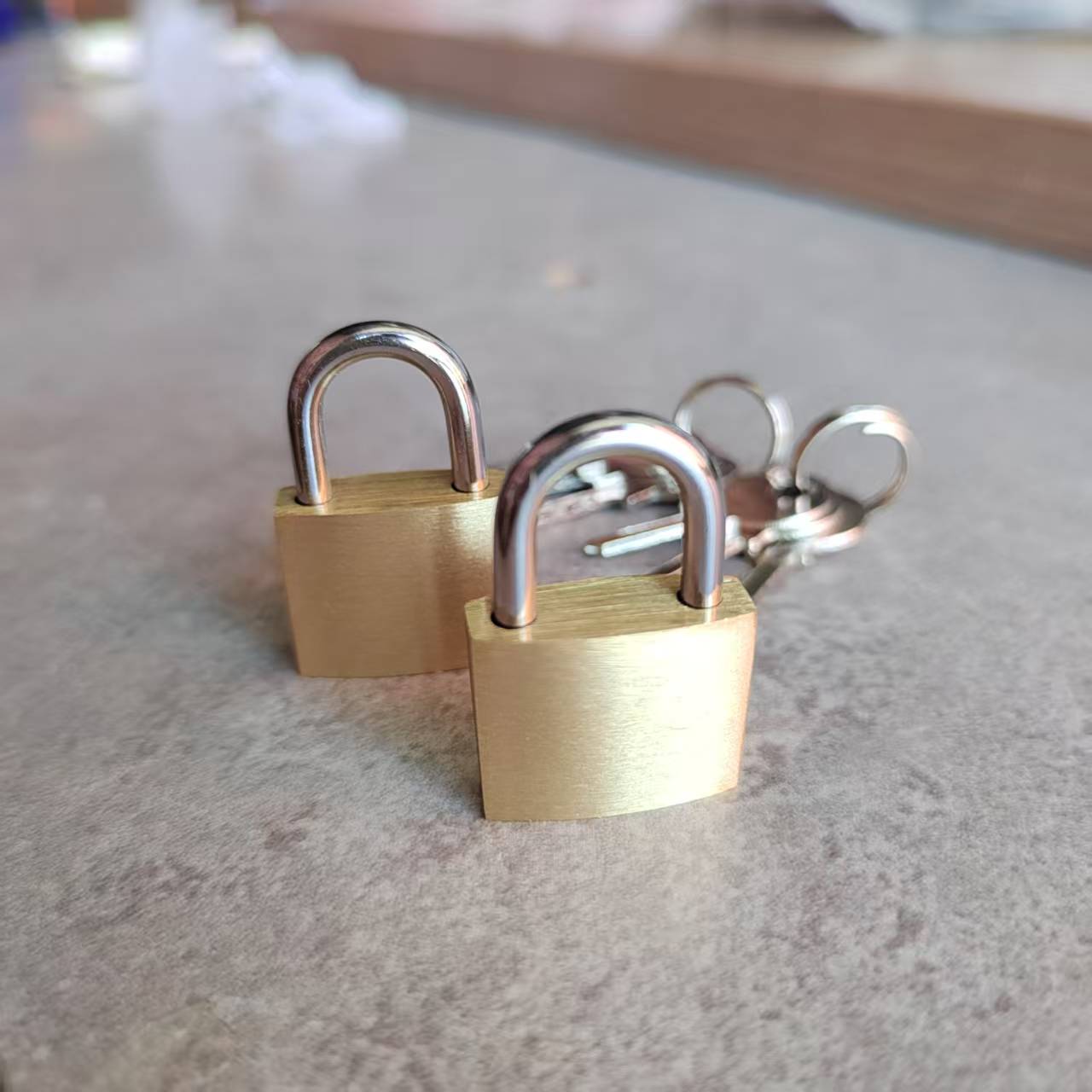 Gembok Kuningan dengan Kunci,  - Home Security Essential ulasan dan harga